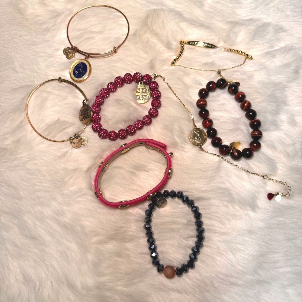 Mixed Bracelet Lot 8 piece Pink Faux Fur Zodiac Beaded Gold Tone Bundle‎